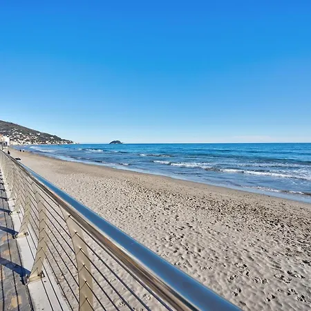Appartamento A 150 Metri Dal Mare Alassio